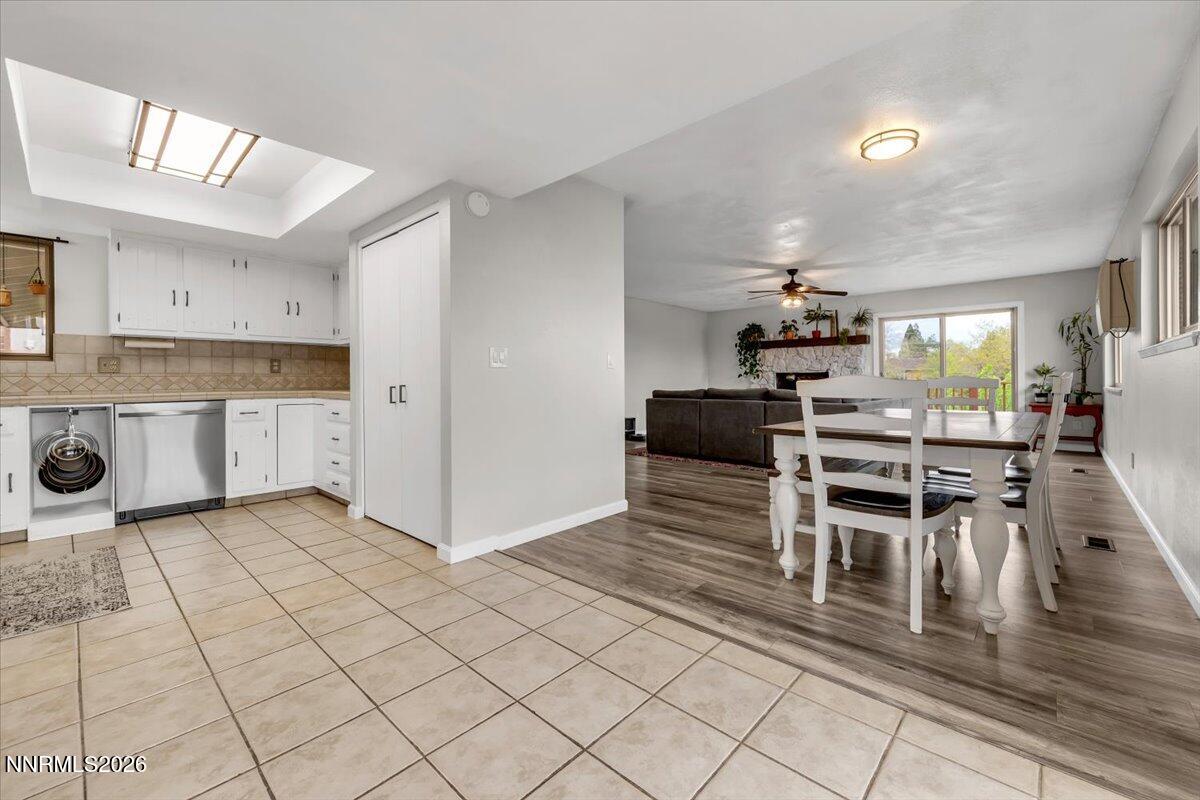 2975 Markridge Drive Reno, NV 89509 - Photo 6 of 23 09-Markridge2975-009