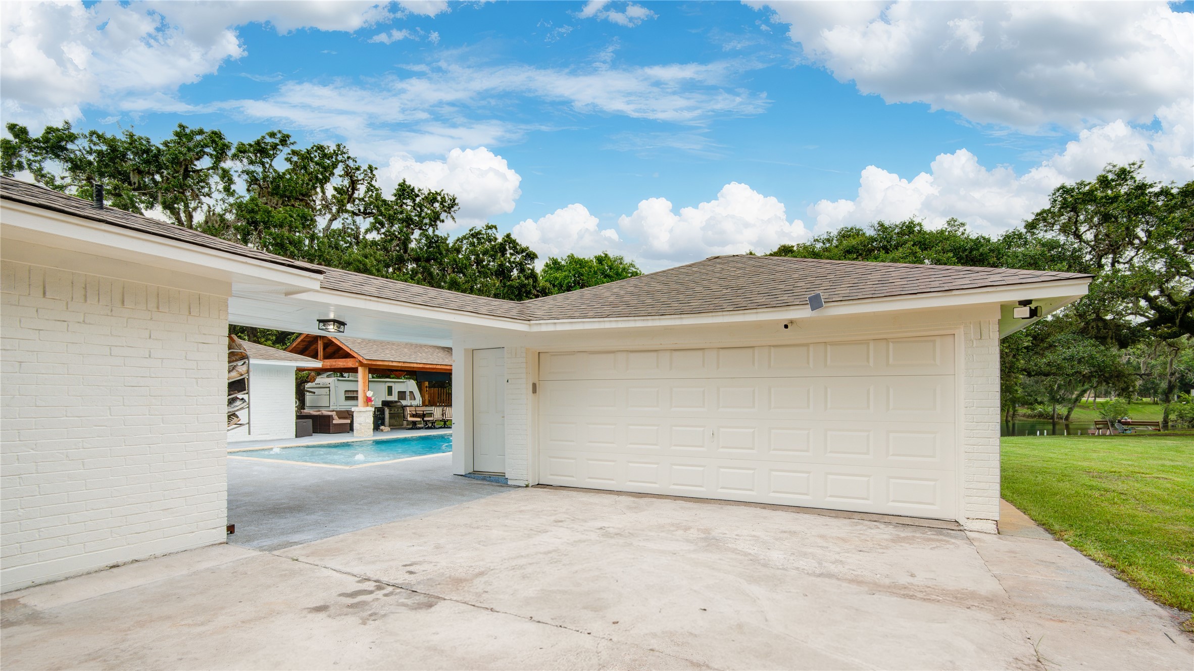 623 County Road 687 Angleton, TX 77515 - Photo 34 of 39