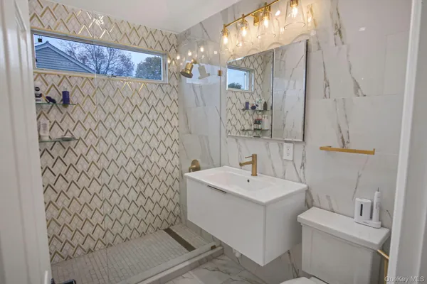 $7,000 | 150 Meadow Street, Garden City, NY 11530
