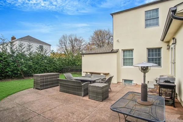 $7,000 | 150 Meadow Street, Garden City, NY 11530