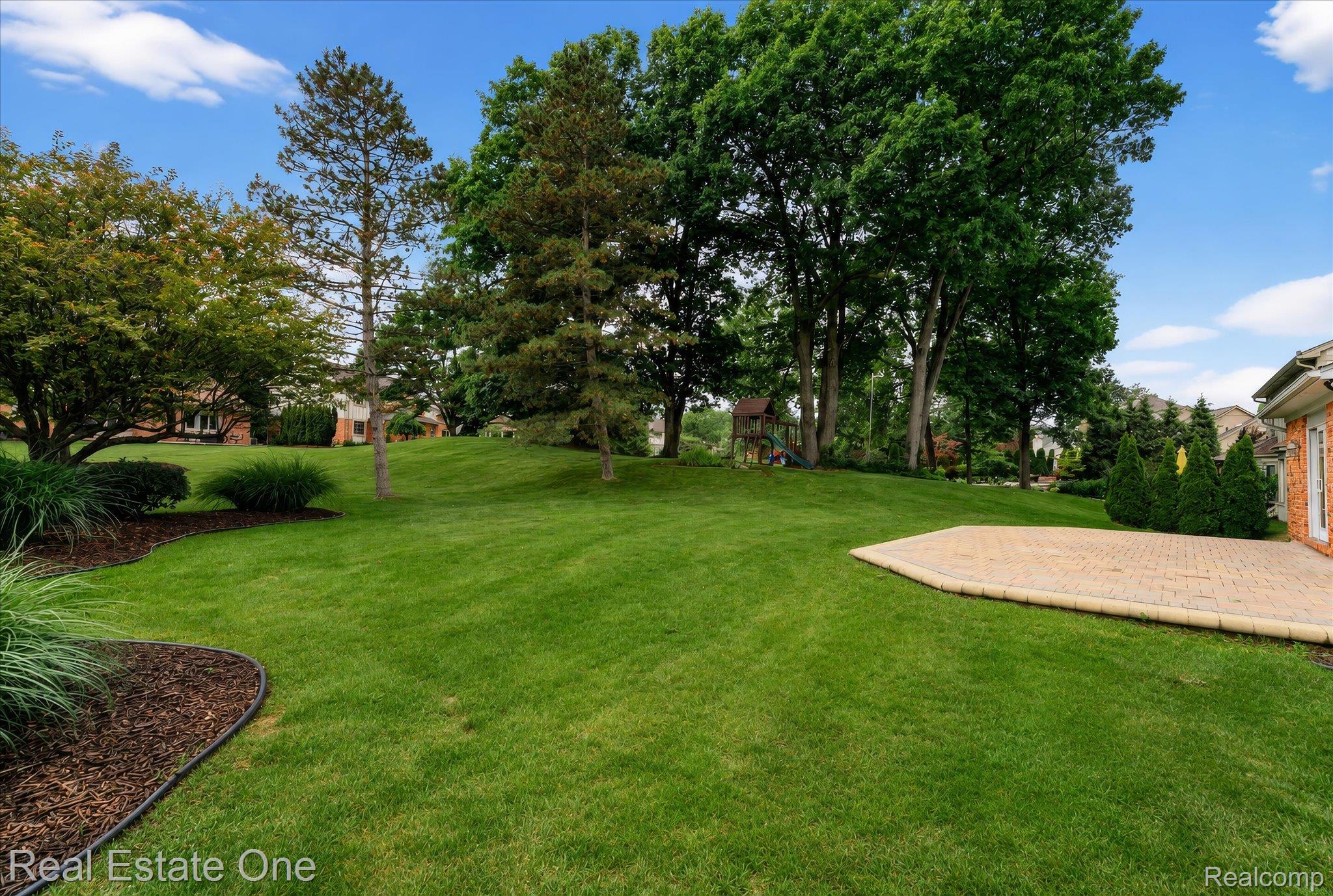 3393 Charlwood Drive Rochester, MI 48306 - Photo 54 of 60 54-063.jpg
