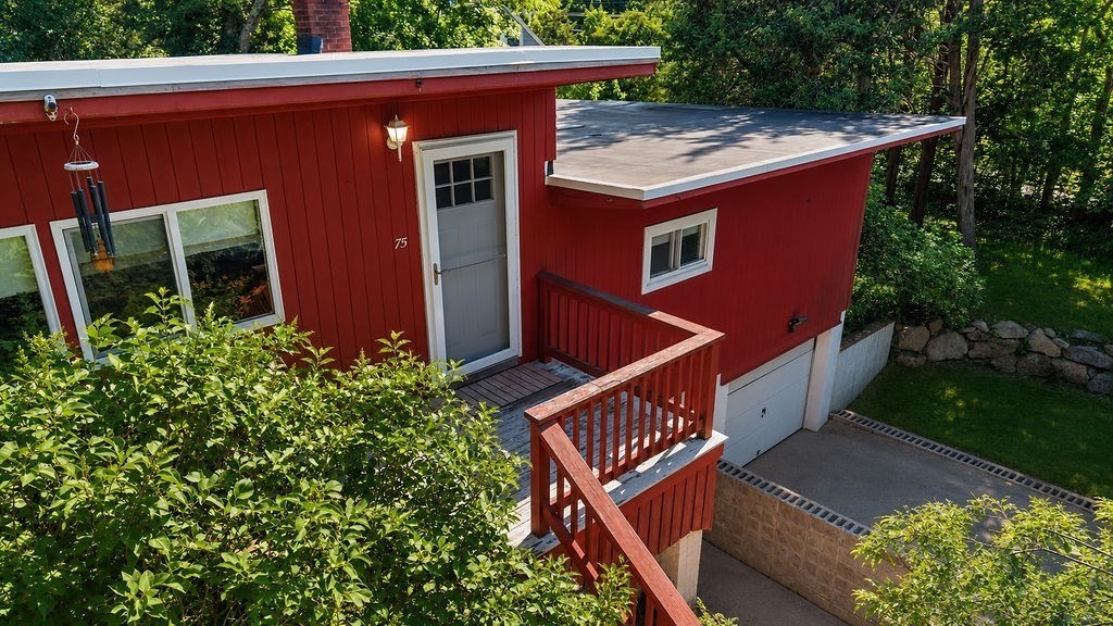 75 Manomet Point Road Plymouth, MA 02360 - Photo 4 of 18 Gallery Image 4