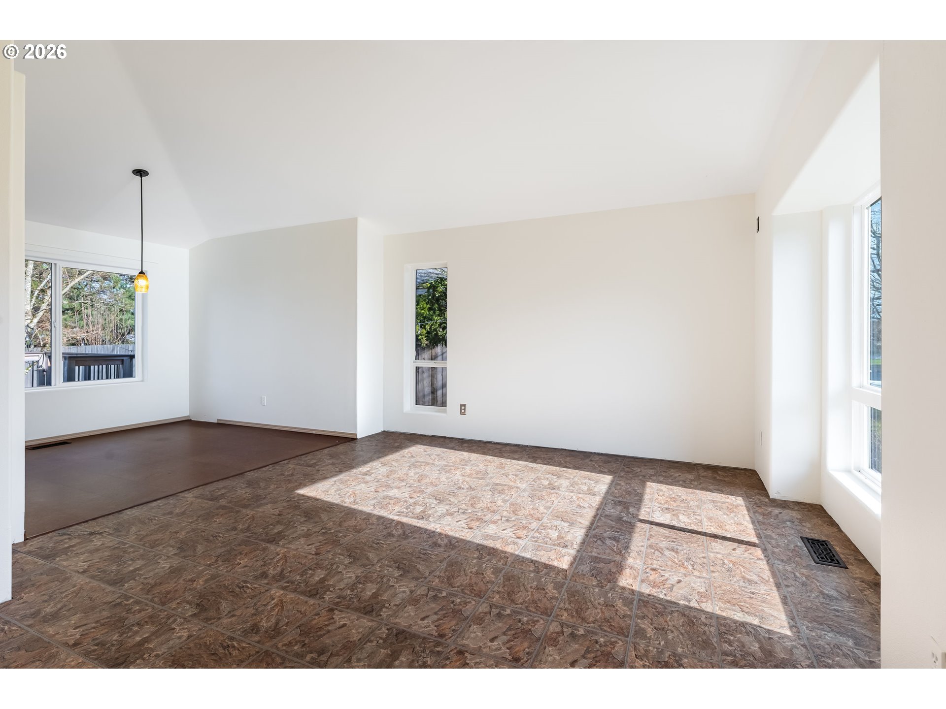 1815 Southwest Northstar Loop Troutdale, OR 97060 - Photo 8 of 45 Living Room