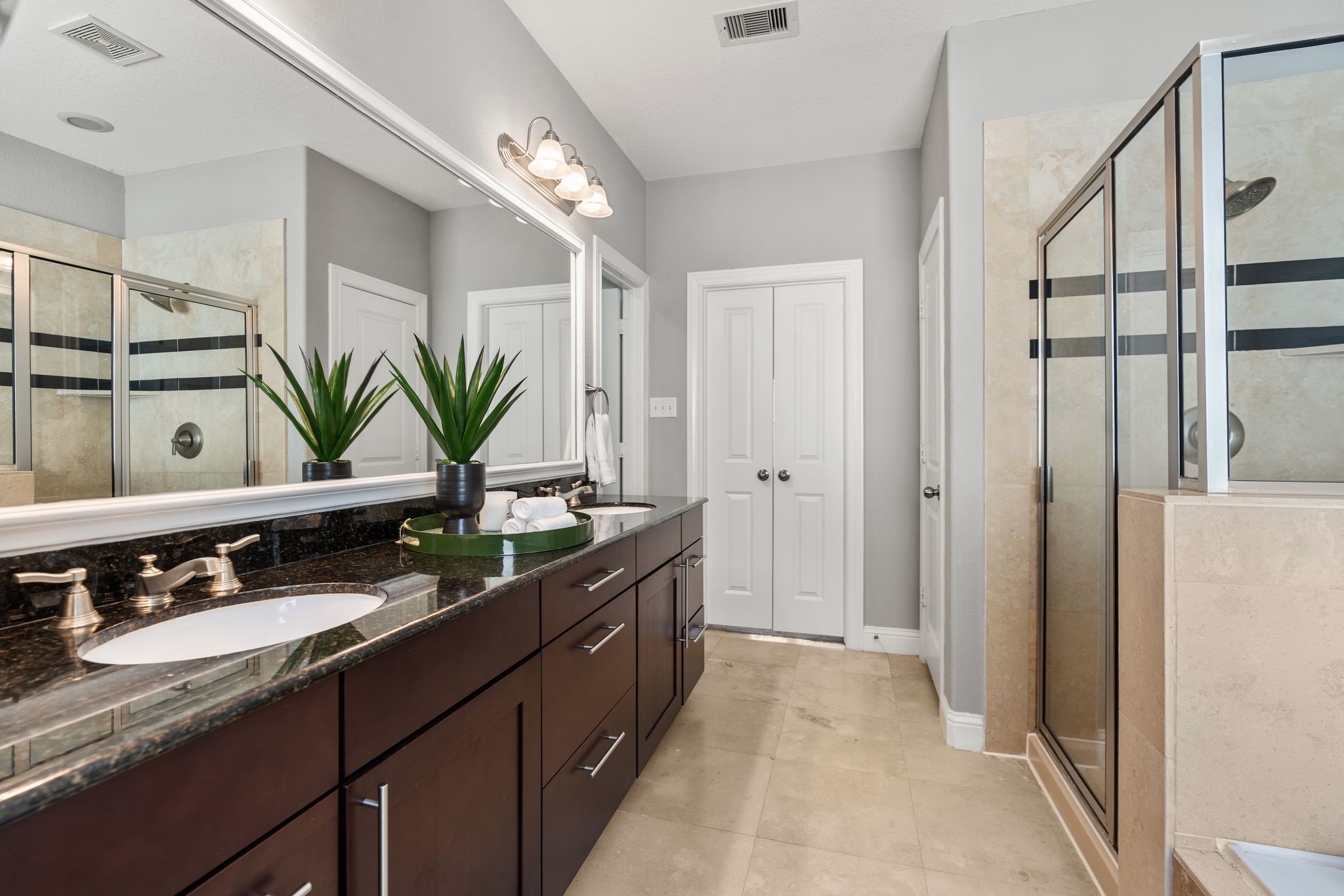 2316 Beall Street Houston, TX 77008 - Photo 10 of 30 Spacious walk in shower with separate soaking tub.