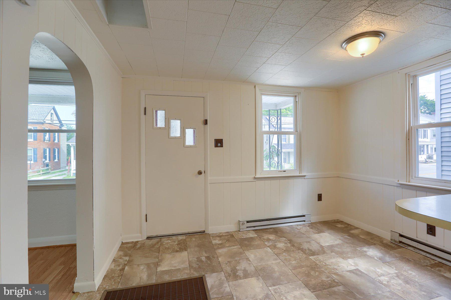 622 Frederick Street Hanover, PA 17331 - Photo 9 of 29