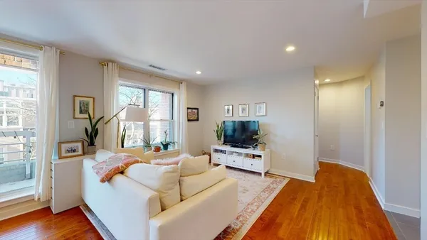 $4,300 | 20 Chestnut Street, Unit 308, Cambridge, MA 02139