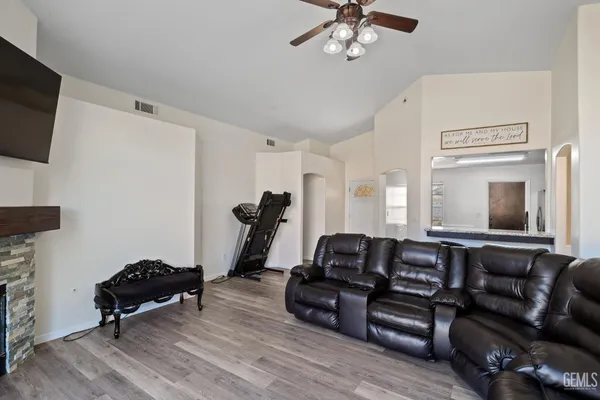 $379,900 | Undisclosed Address, Bakersfield, CA 93312