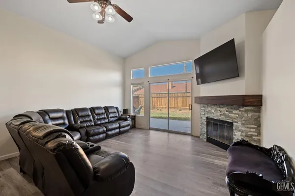 $379,900 | Undisclosed Address, Bakersfield, CA 93312