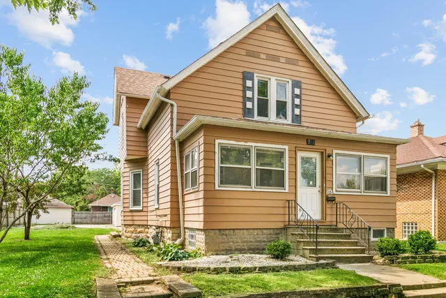 $284,700 | 705 Nicholson Street, Joliet, IL 60435