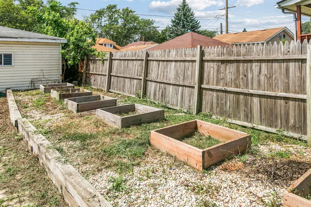 $284,700 | 705 Nicholson Street, Joliet, IL 60435