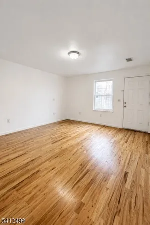 $2,750 | 230 Clifton Avenue, Newark, NJ 07104