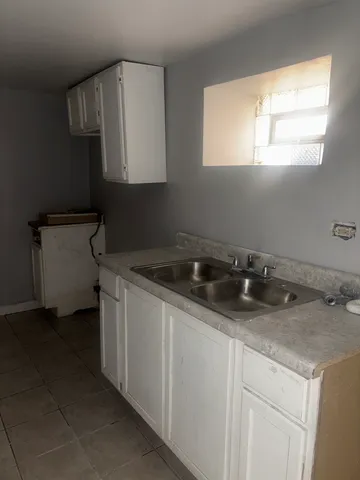 $200,000 | 9338 South Marquette Avenue, Chicago, IL 60617