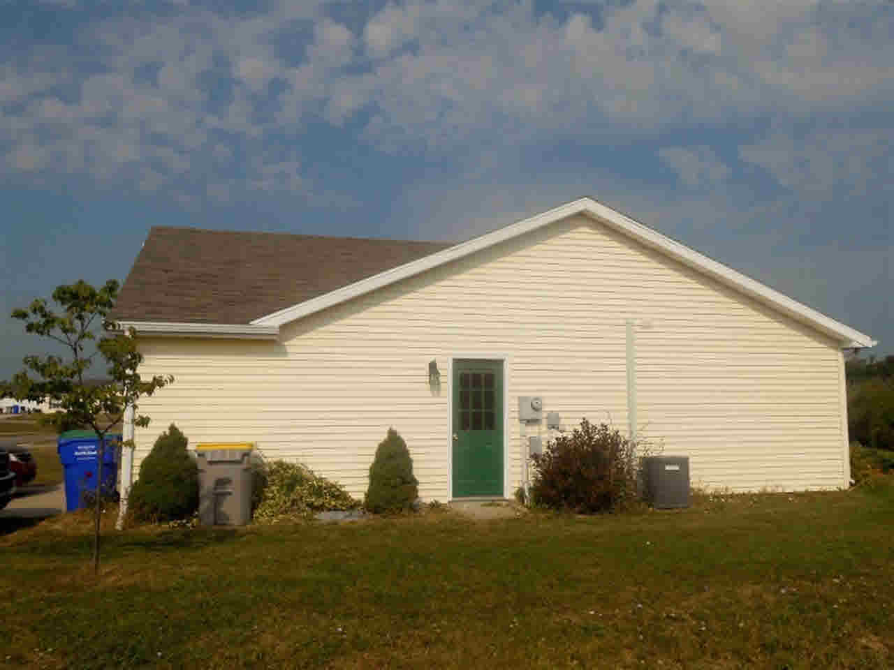 529 West Liberty Street Butler, IN 46721 - Photo 2 of 29