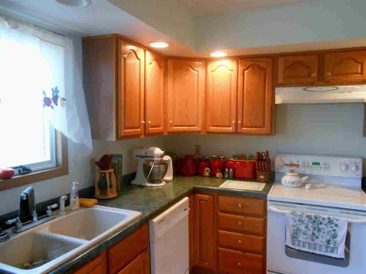 529 West Liberty Street Butler, IN 46721 - Photo 13 of 29