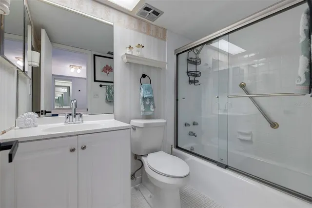 $2,150 | 400 64th Avenue, Unit 708, St. Pete Beach, FL 33706