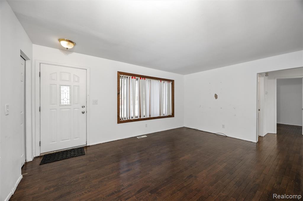 4348 Martin Road Warren, MI 48092 - Photo 7 of 20
