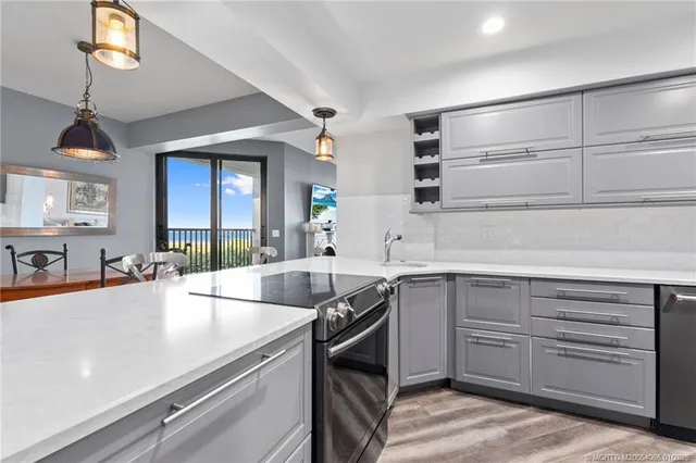 $799,000 | 4751 Northeast Ocean Boulevard, Unit 10, Stuart, FL 34996
