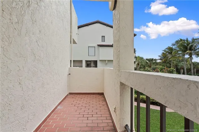 $799,000 | 4751 Northeast Ocean Boulevard, Unit 10, Stuart, FL 34996