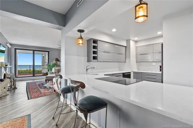 $799,000 | 4751 Northeast Ocean Boulevard, Unit 10, Stuart, FL 34996