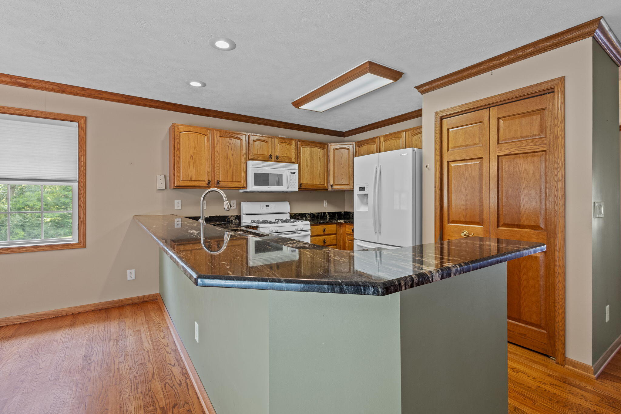 1720 Ravin Nest Court Crown Point, IN 46307 - Photo 8 of 18 2048x1365