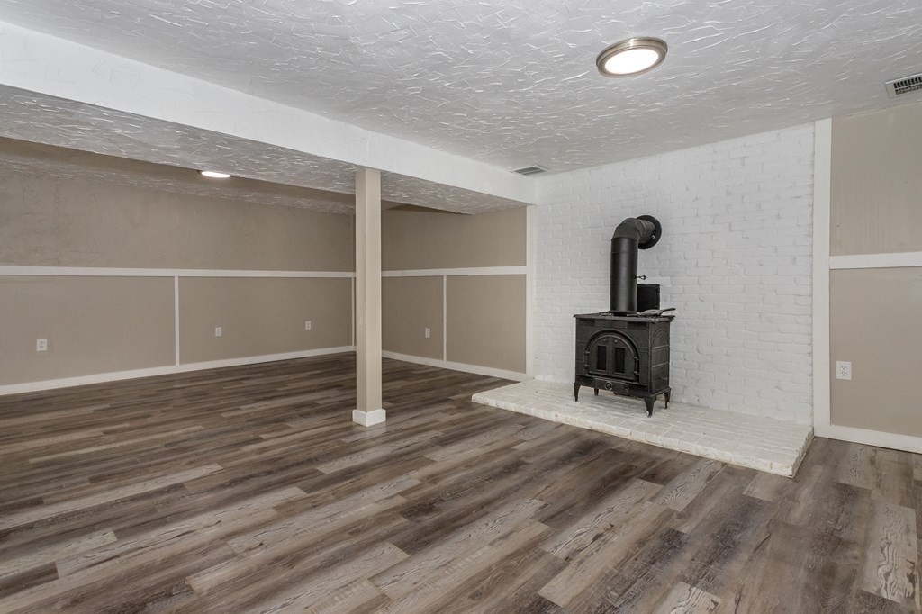53 Roundtop Road Framingham, MA 01701 - Photo 17 of 24 Gallery Image 17