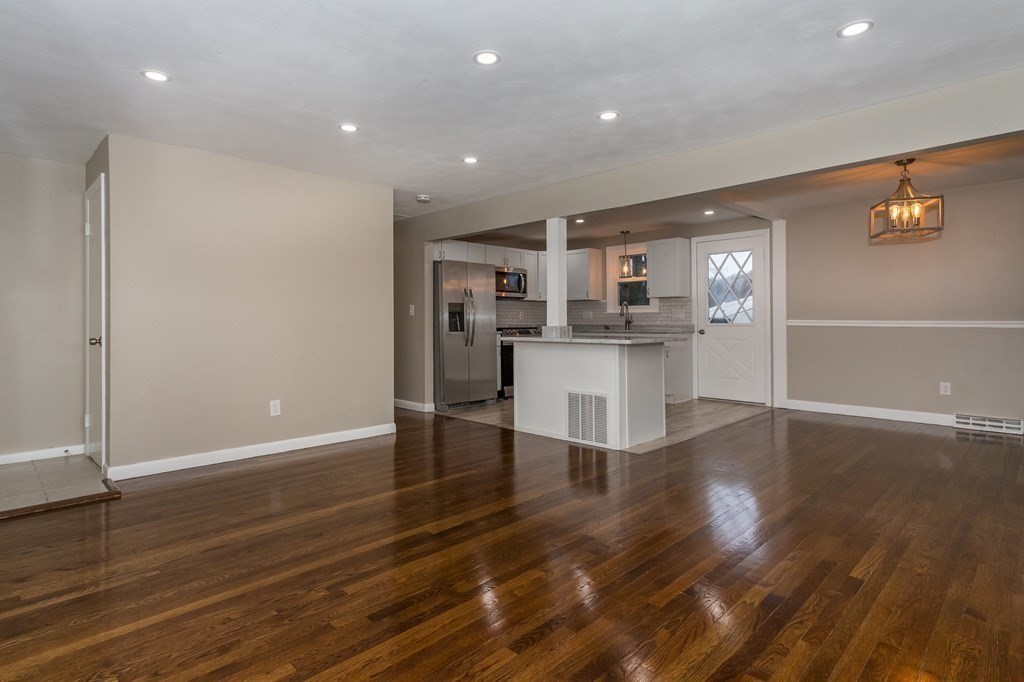 53 Roundtop Road Framingham, MA 01701 - Photo 8 of 24 Gallery Image 8
