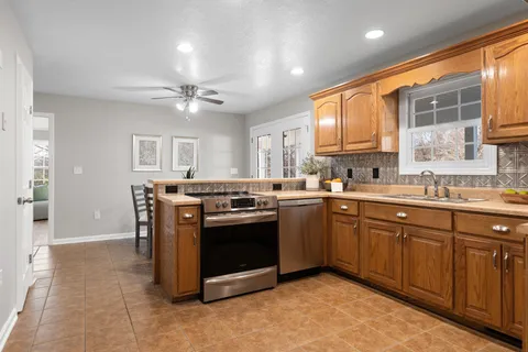 $589,900 | 954 Newt Vanattia Road, Hillsboro, TN 37342