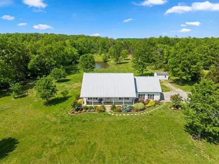 $589,900 | 954 Newt Vanattia Road, Hillsboro, TN 37342