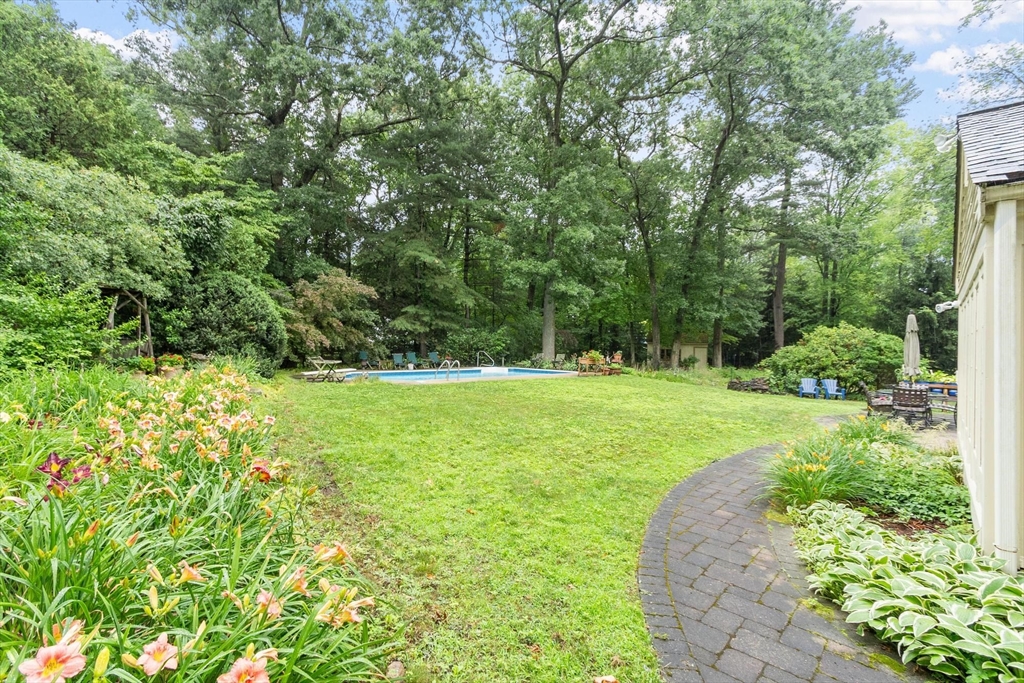 19 Huntingdon Road Lynnfield, MA 01940 - Photo 5 of 39