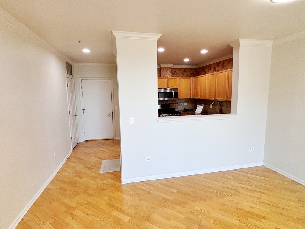 820 Weidner Road, Unit 307 Buffalo Grove, IL 60089 - Photo 5 of 20 Gallery Image 5