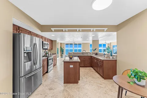 $1,200,000 | 735 N Highway, Unit 505, Indialantic, FL 32903