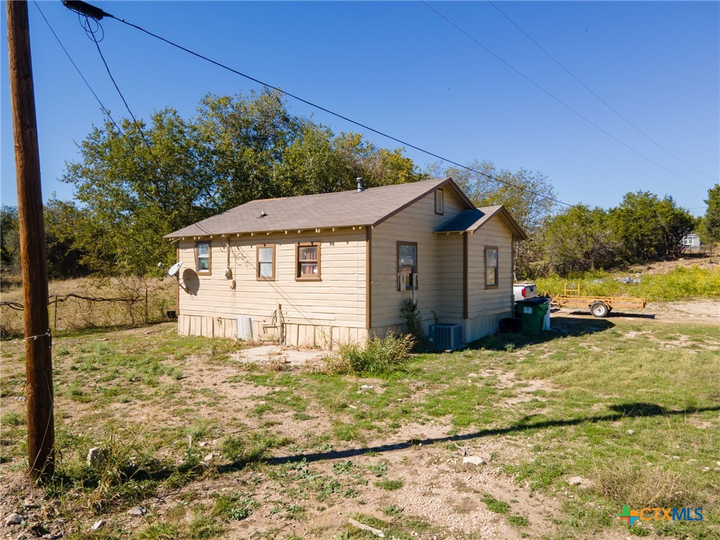380 Shady Loop Killeen, TX 76549 - Photo 8 of 9 a view of a house with a yard