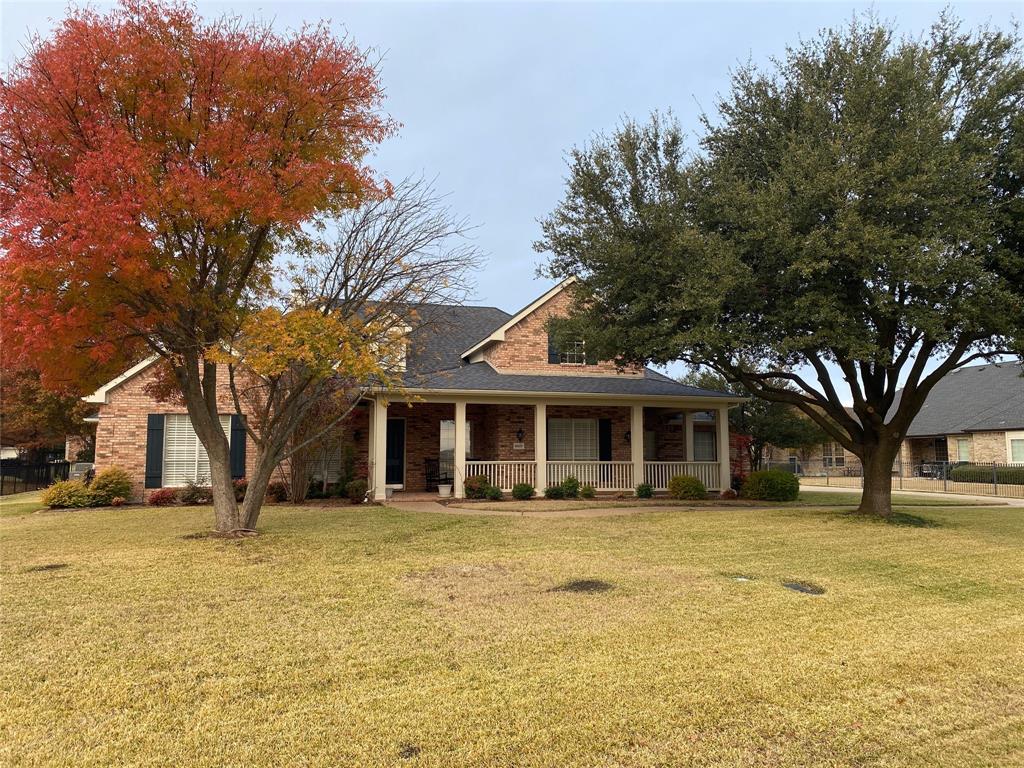 Beautiful home in Parker Lake Estates on over a half an acre! Almost 3000 sqft. 4 Bedrooms 3 Baths