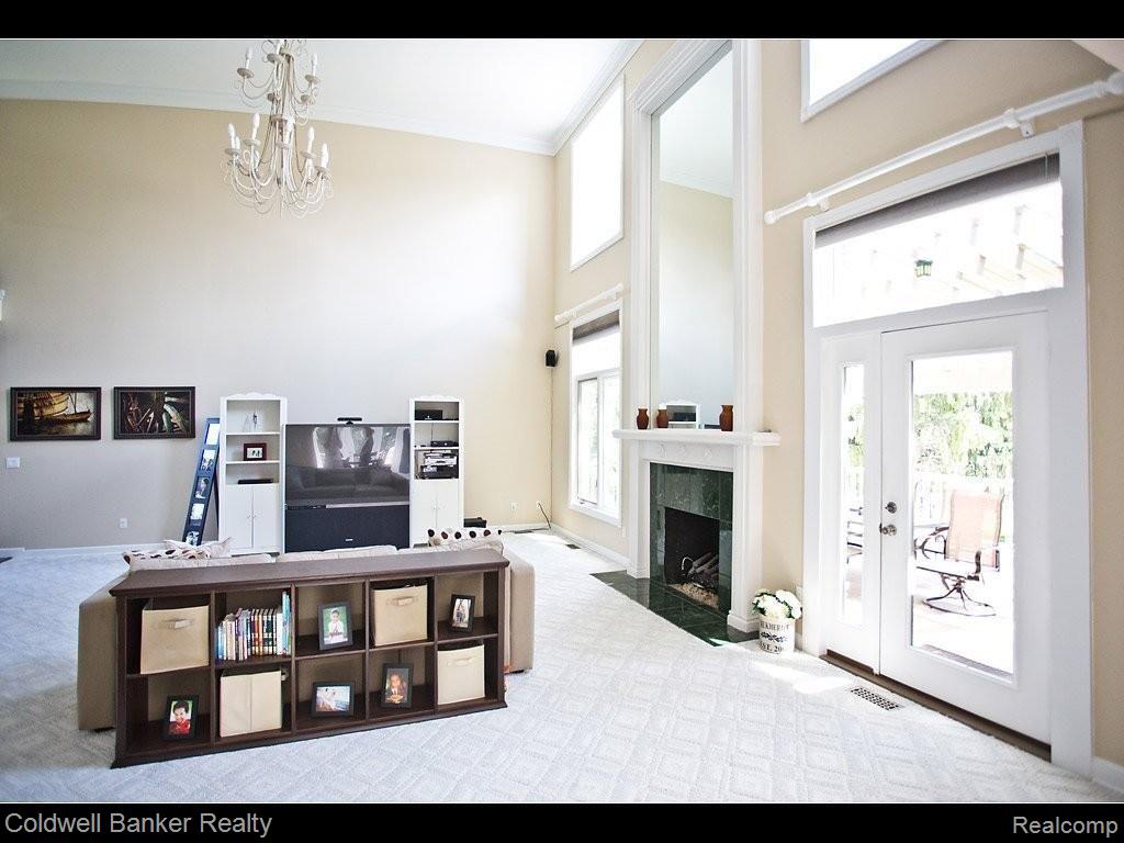 3561 West Tienken Road Rochester, MI 48309 - Photo 7 of 25 FLOOR TO CEILING WINDOWS