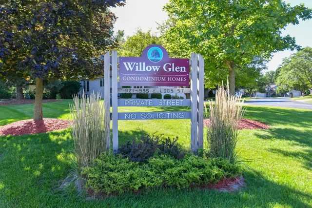 $440,000 | 955 East Loos Street, Hartford, WI 53027