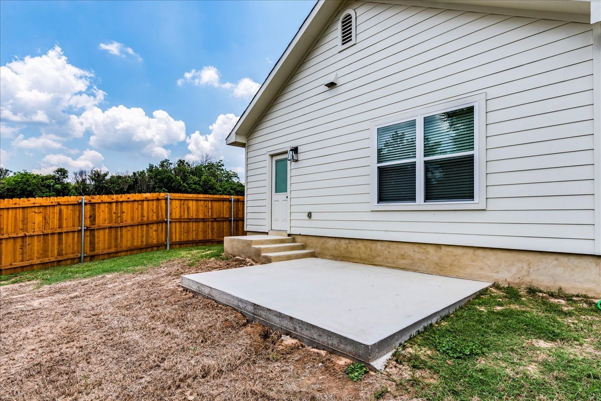 525 South Main Street Kyle, TX 78640 - Photo 20 of 25 Uncovered Patio