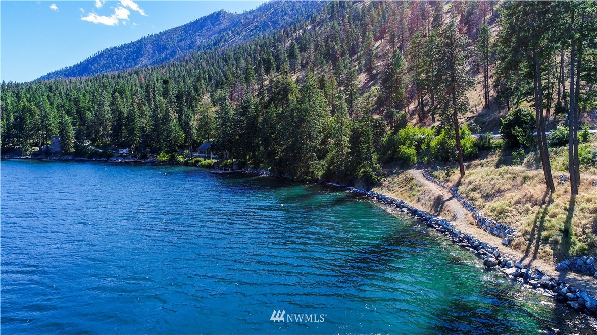 13537 South Lakeshore Road Chelan, WA 98816 - Photo 1 of 24 Gallery Image 1