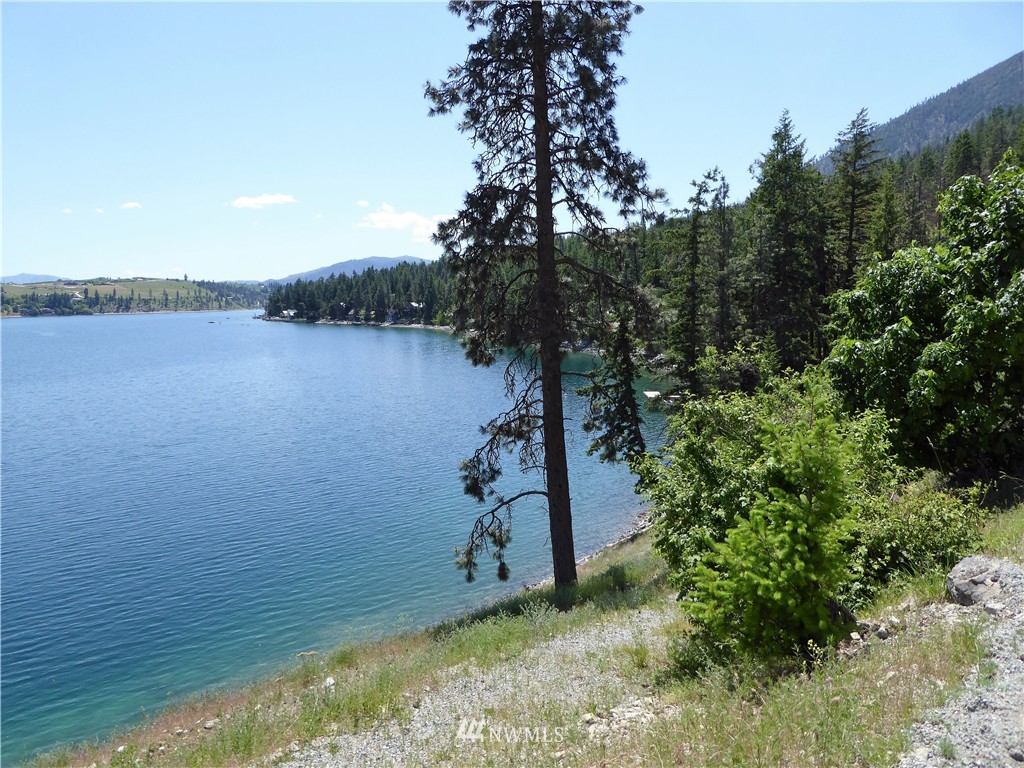 13537 South Lakeshore Road Chelan, WA 98816 - Photo 22 of 24 Gallery Image 22
