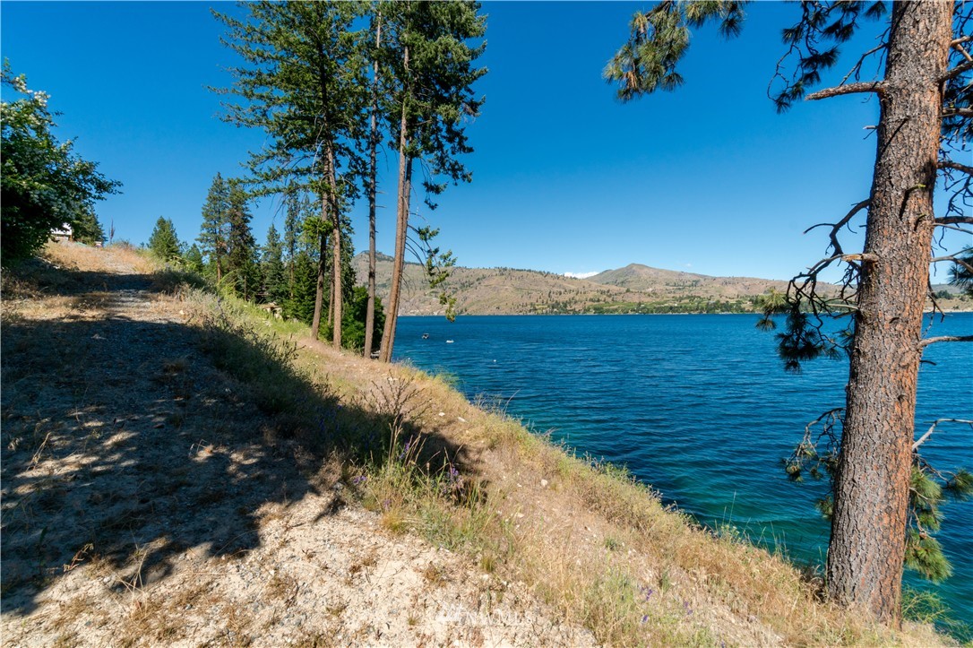 13537 South Lakeshore Road Chelan, WA 98816 - Photo 24 of 24 Gallery Image 24