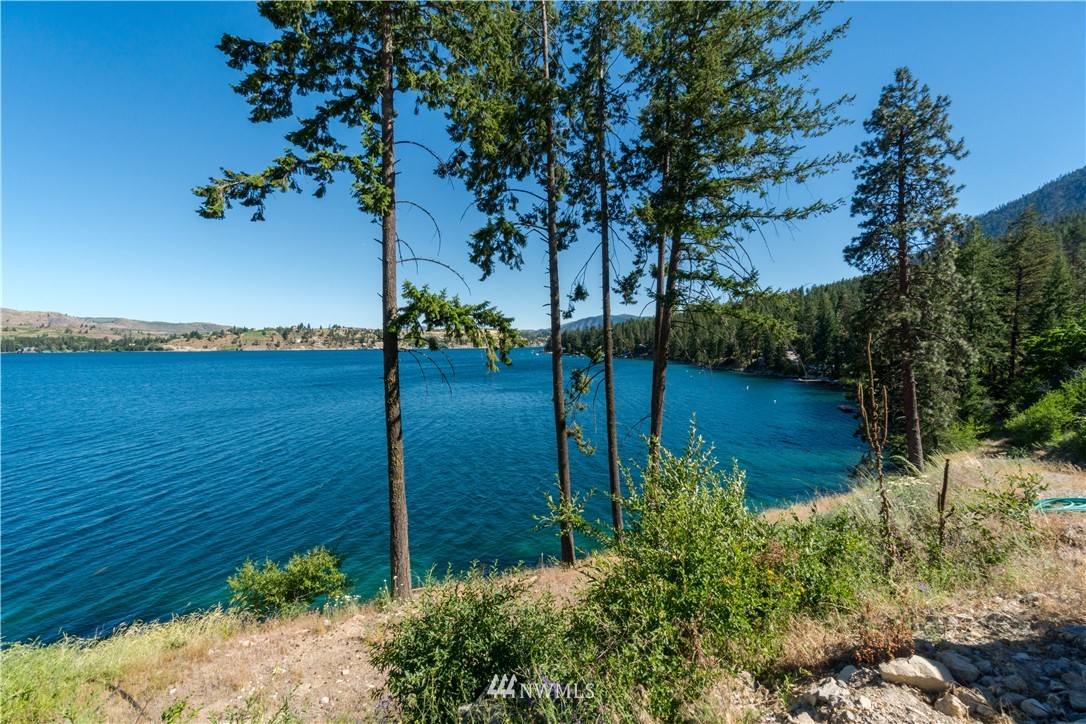 13537 South Lakeshore Road Chelan, WA 98816 - Photo 10 of 24 Gallery Image 10