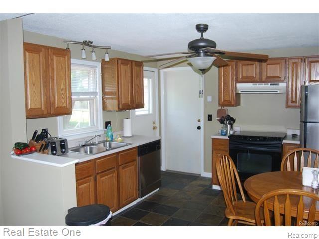 47720 Frederick Road Utica, MI 48317 - Photo 2 of 6