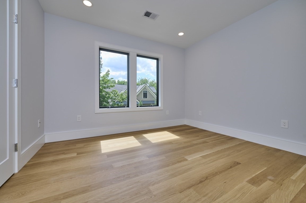 123 Fuller Street, Unit B Brookline, MA 02446 - Photo 27 of 41