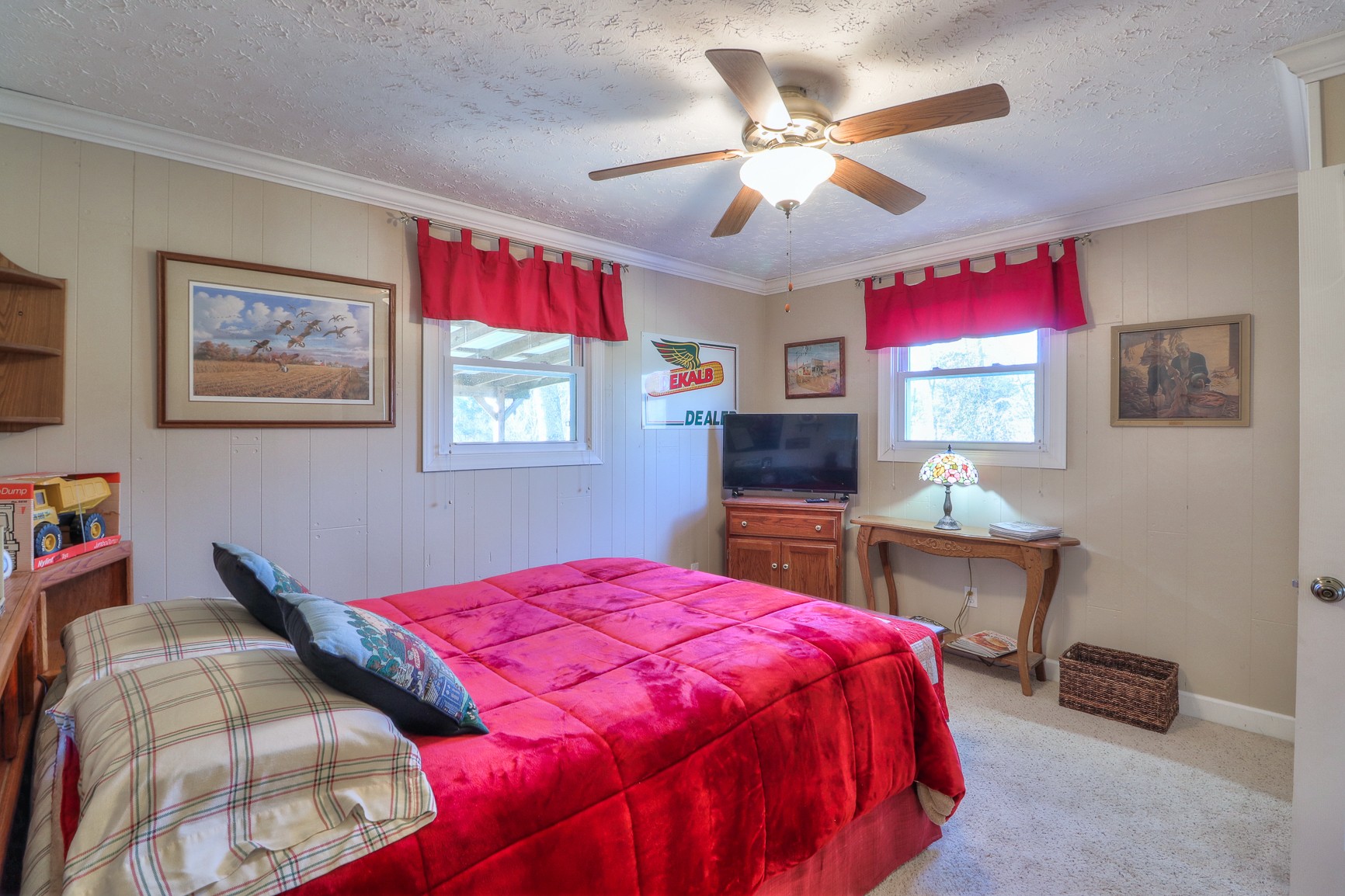 1824 Logue Road Mount Juliet, TN 37122 - Photo 20 of 53 a bed room with a bed and a desk
