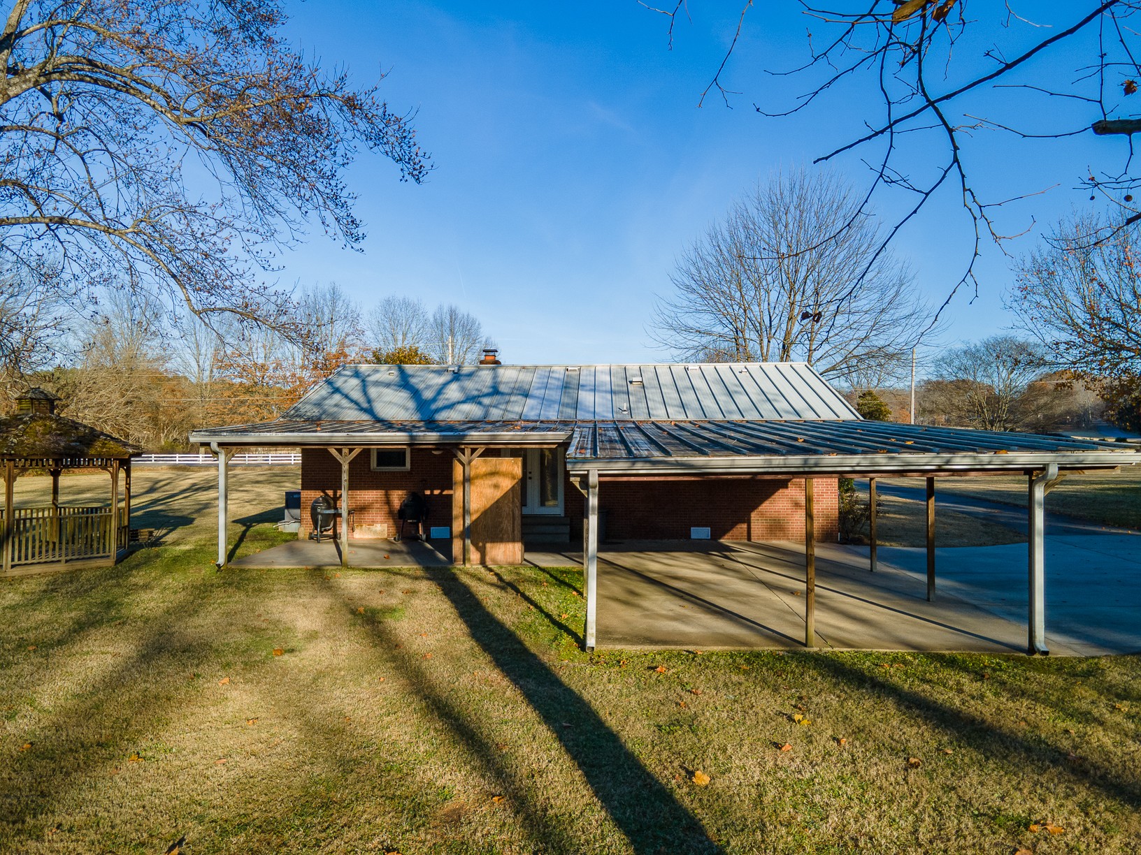 1824 Logue Road Mount Juliet, TN 37122 - Photo 28 of 53 a view of a swimming pool with outdoor seating