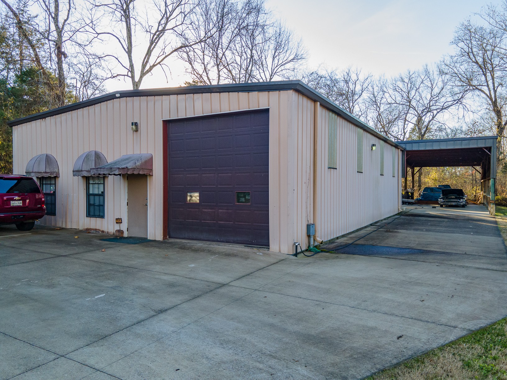 1824 Logue Road Mount Juliet, TN 37122 - Photo 36 of 53 a view of a car garage