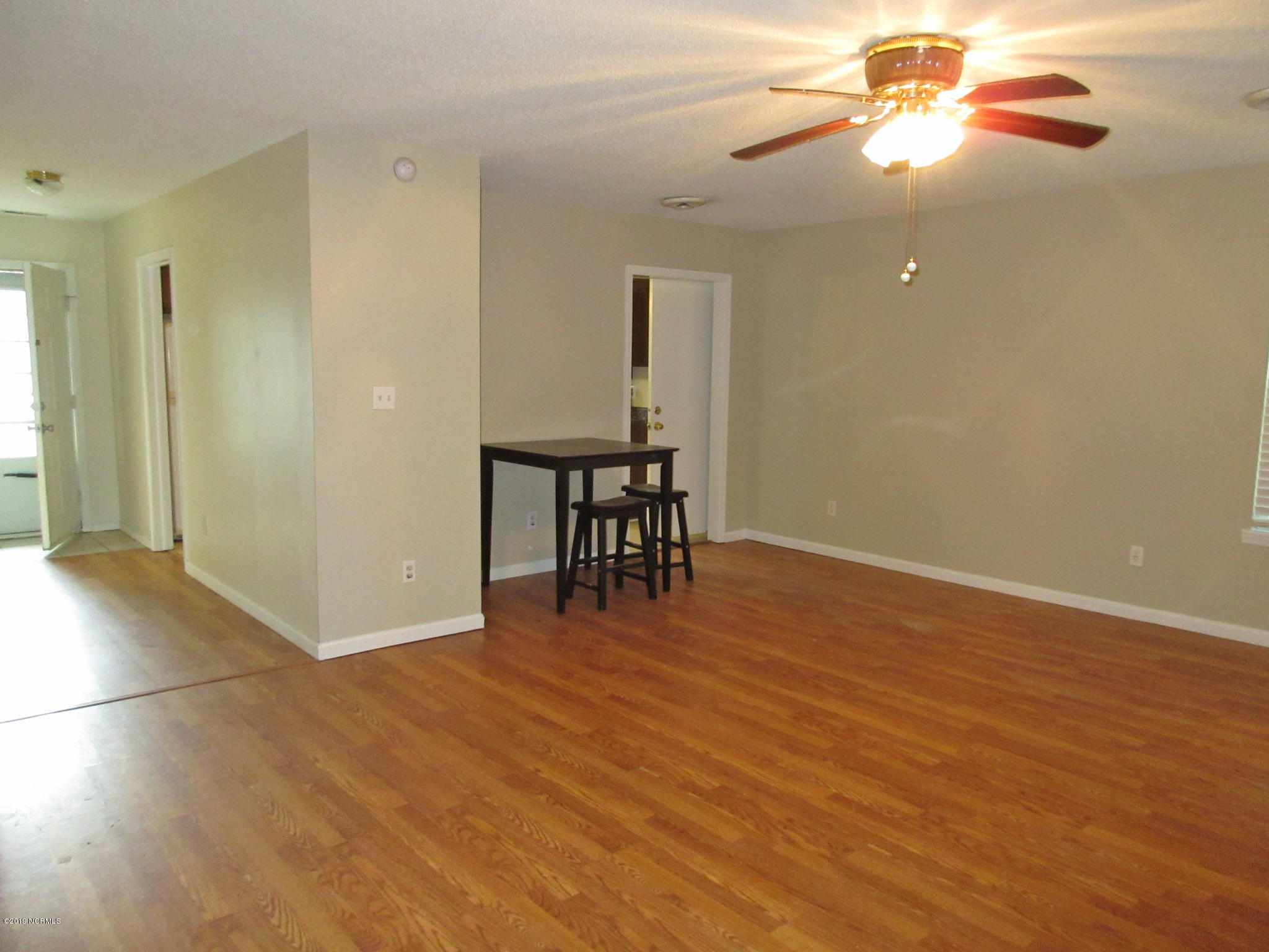 114 Winter Road Jacksonville, NC 28540 - Photo 5 of 15 114 Winter Rd - Living 2