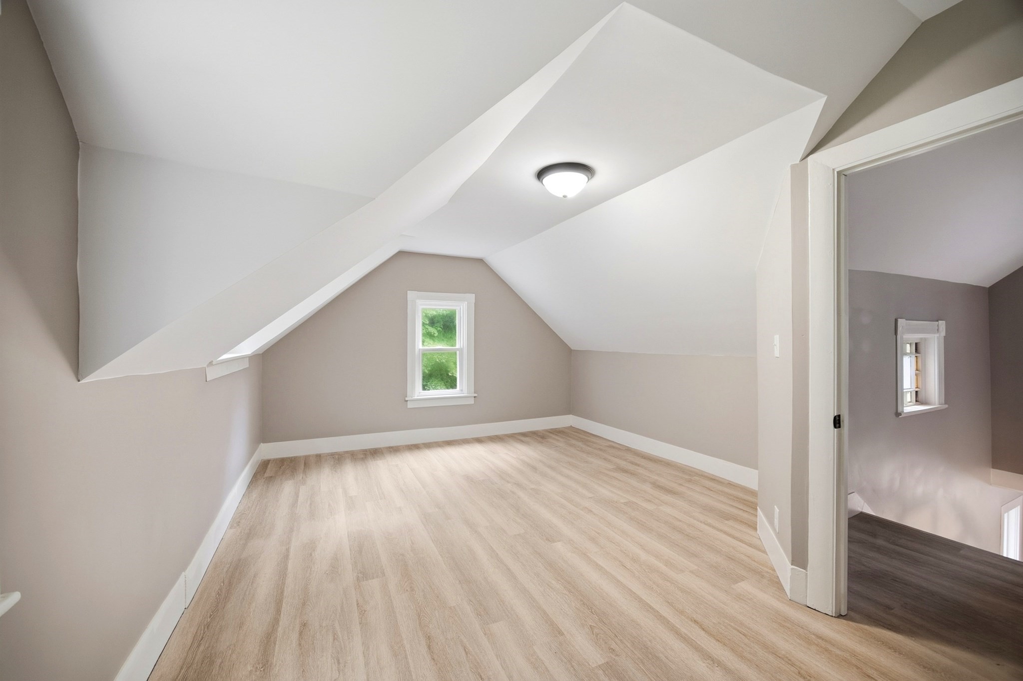 583 Main Street Warren, MA 01083 - Photo 21 of 39 Gallery Image 21