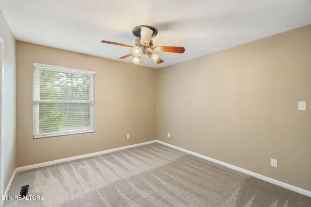 $579,900 | 121 Spencer Lane, Rockwood, TN 37854