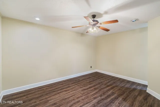 $579,900 | 121 Spencer Lane, Rockwood, TN 37854