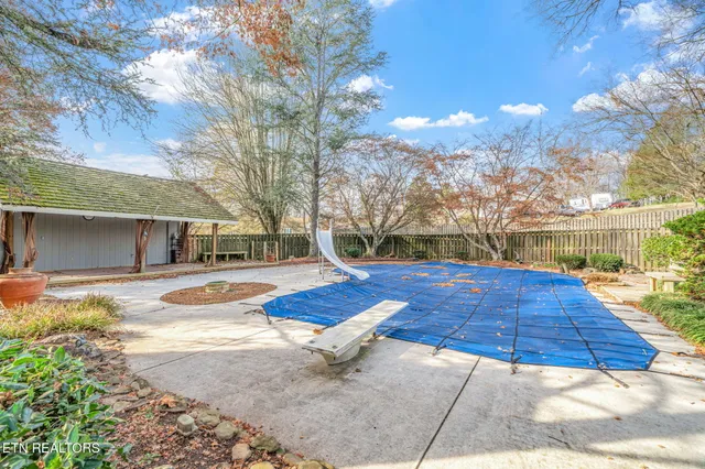 $579,900 | 121 Spencer Lane, Rockwood, TN 37854